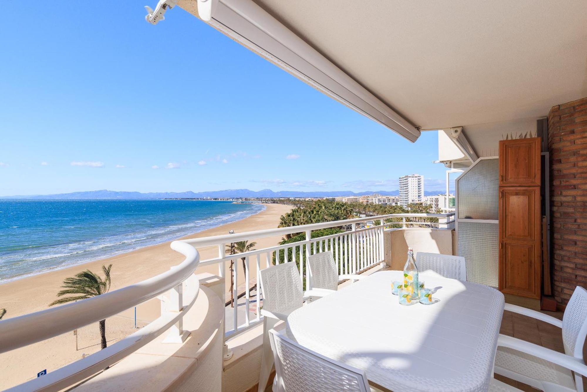 Uhc Santillana Family Complex Salou Kültér fotó