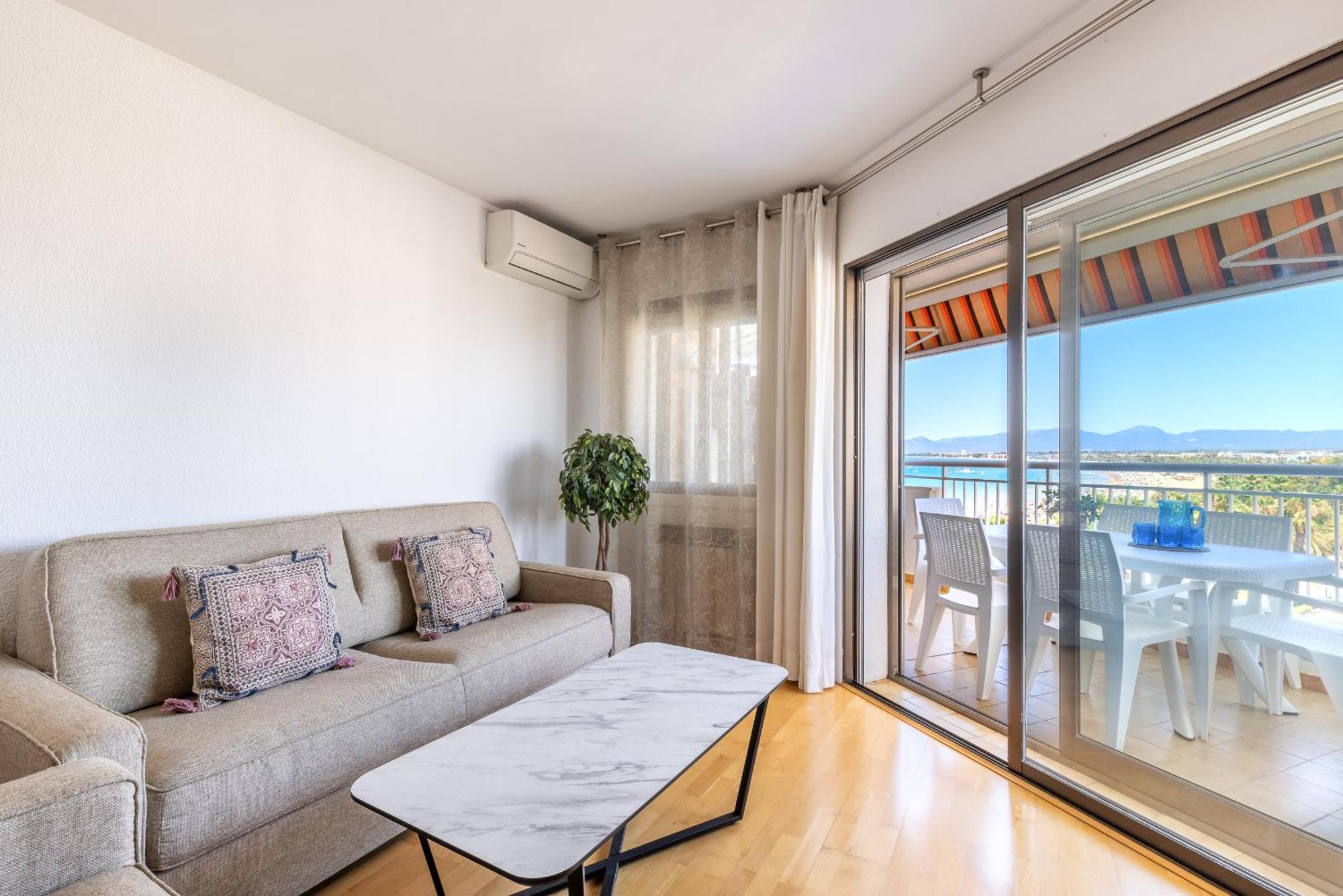 Uhc Santillana Family Complex Salou Kültér fotó