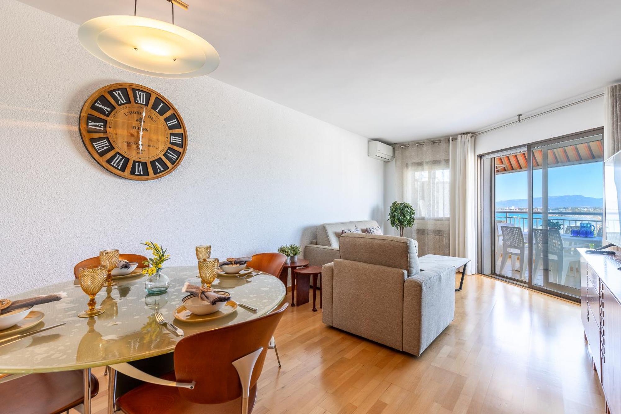 Uhc Santillana Family Complex Salou Kültér fotó